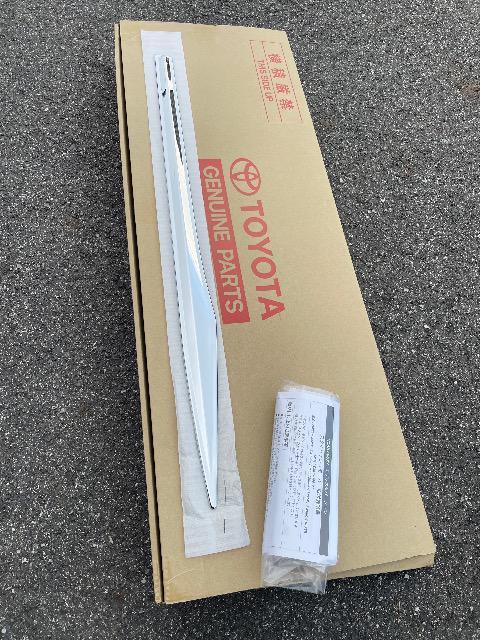 ノア/ヴォクシー/ハイブリッド ZRR80W/ZRR85W ZWR80Wモデリスタスタイリッシュモール(左スライドドア部) < 自動車/バイク ノア/ヴォクシー/ハイブリッド ZRR80W/ZRR85W ZWR80Wモデリスタスタイリッシュモール(左スライドドア部) < 自動車/バイク