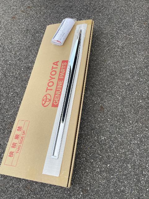 ノア/ヴォクシー/ハイブリッド ZRR80W/ZRR85W ZWR80Wモデリスタスタイリッシュモール(左スライドドア部) < 自動車/バイク ノア/ヴォクシー/ハイブリッド ZRR80W/ZRR85W ZWR80Wモデリスタスタイリッシュモール(左スライドドア部) < 自動車/バイク