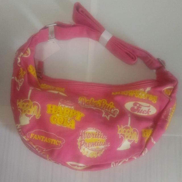 新品タグ付き ピンクのショルダーバッグ 送料無料 < 女性ファッション  新品タグ付き ピンクのショルダーバッグ 送料無料 < 女性ファッションの