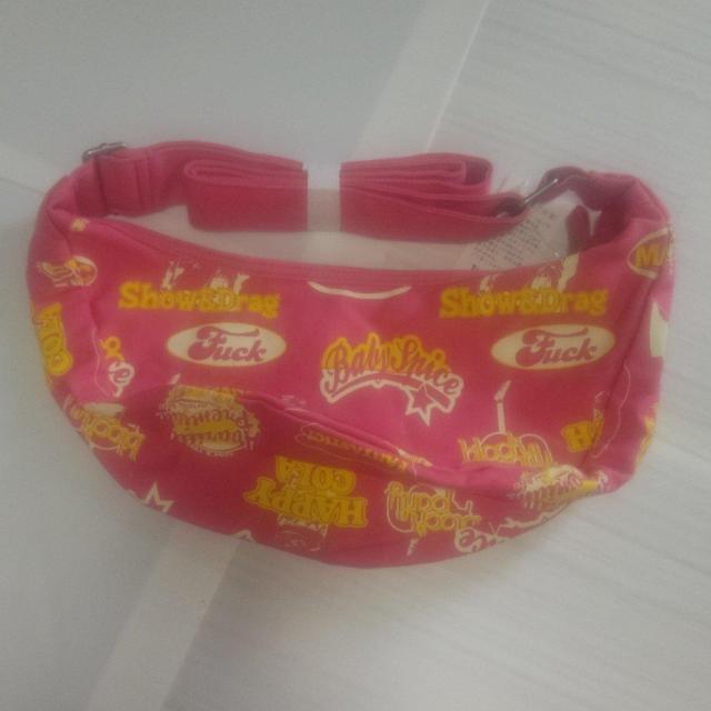 新品タグ付き ピンクのショルダーバッグ 送料無料 < 女性ファッション  新品タグ付き ピンクのショルダーバッグ 送料無料 < 女性ファッションの