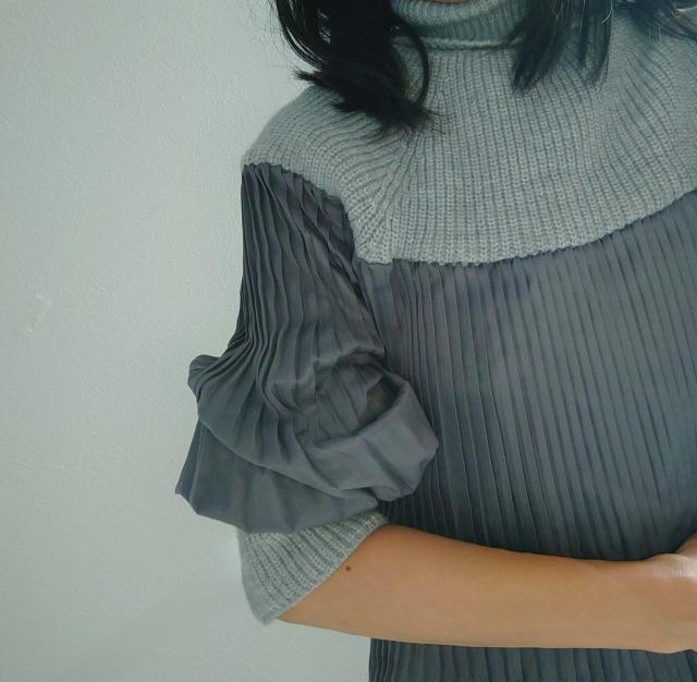 異素材切替ハイネックニットプリーツブラウス < 女性ファッション  異素材切替ハイネックニットプリーツブラウス < 女性ファッションの