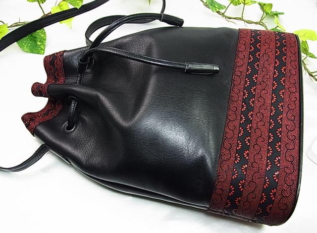 美品 高級 印傳屋(インデンヤ) 巾着型ショルダーバッグ 鹿革レザー (INDEN-YA) < 女性ファッション 美品 高級 印傳屋(インデンヤ) 巾着型ショルダーバッグ 鹿革レザー (INDEN-YA) < 女性ファッションの