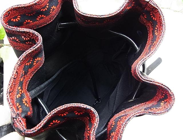 美品 高級 印傳屋(インデンヤ) 巾着型ショルダーバッグ 鹿革レザー (INDEN-YA) < 女性ファッション 美品 高級 印傳屋(インデンヤ) 巾着型ショルダーバッグ 鹿革レザー (INDEN-YA) < 女性ファッションの