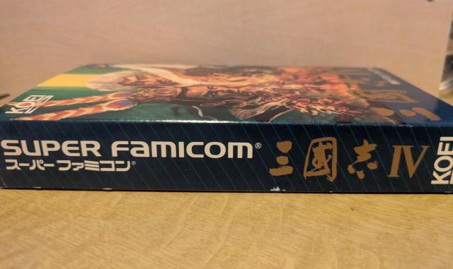 �y���E�����t�z�O���uIV 4 �X�[�p�[�t�@�~�R���\�t�g ���i �� �Q�[���{��/�\�t�g�� 