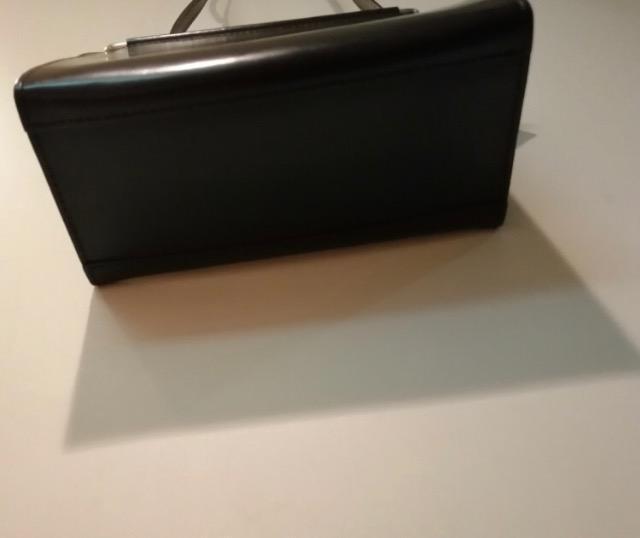 ★特価★品薄★未使用に近いY'SACCS ショルダーバッグブラックパーティーバッグ素敵上品 < 女性ファッション  ★特価★品薄★未使用に近いY'SACCS ショルダーバッグブラックパーティーバッグ素敵上品 < 女性ファッションの