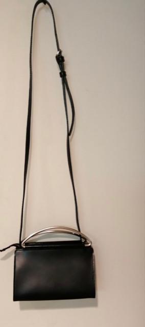 ★特価★品薄★未使用に近いY'SACCS ショルダーバッグブラックパーティーバッグ素敵上品 < 女性ファッション  ★特価★品薄★未使用に近いY'SACCS ショルダーバッグブラックパーティーバッグ素敵上品 < 女性ファッションの