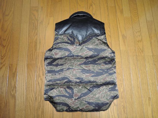 美中古 HYSTERIC GLAMOUR ヒステリックグラマー × ロッキーマウンテン 迷彩柄 ダウン ベスト S36 カモ < ブランド  美中古 HYSTERIC GLAMOUR ヒステリックグラマー × ロッキーマウンテン 迷彩柄 ダウン ベスト S36 カモ < ブランドの