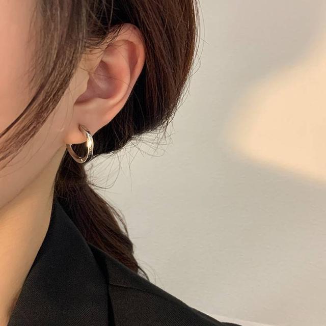 波打ち フープピアス シルバー【両耳セット】 < 女性アクセサリー/時計  波打ち フープピアス シルバー【両耳セット】 < 女性アクセサリー/時計の