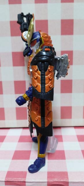 『仮面ライダー鎧武』食玩フィギュア < ホビー 『仮面ライダー鎧武』食玩フィギュア < ホビーの