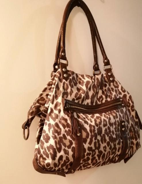 【限定価格品薄美品トートバッグショルダーバッグ超人気お洒落大活躍本革頑丈コーチがお好きな方も是非レオパードヒョウ柄長持ち素敵 < 女性ファッション  【限定価格品薄美品トートバッグショルダーバッグ超人気お洒落大活躍本革頑丈コーチがお好きな方も是非レオパードヒョウ柄長持ち素敵 < 女性ファッションの