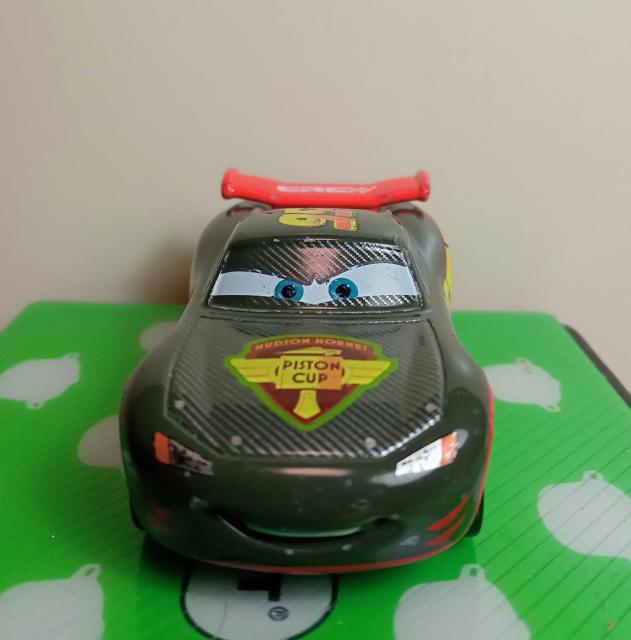 トミカディズニーカズライトニングマックイーン(カーボンレーサータイプ) < ホビー  トミカディズニーカズライトニングマックイーン(カーボンレーサータイプ) < ホビーの