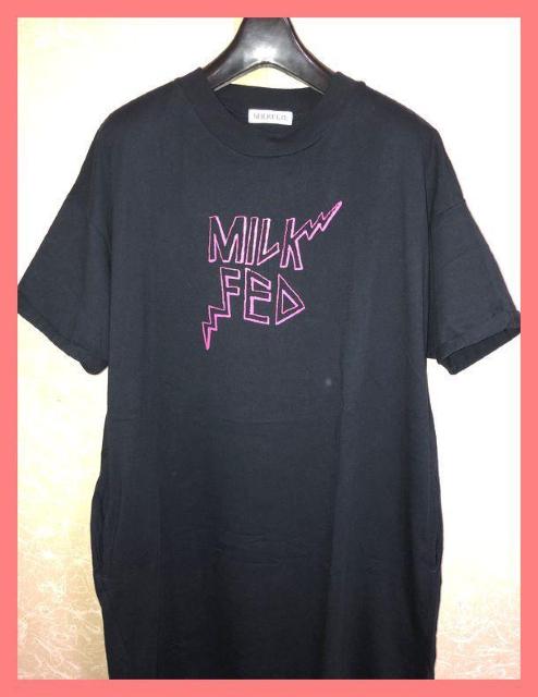 ☆ミルクフェド☆超美品♪ロックロゴ折り返し袖Tシャツワンピース☆紺 < ブランド ☆ミルクフェド☆超美品♪ロックロゴ折り返し袖Tシャツワンピース☆紺 < ブランドの
