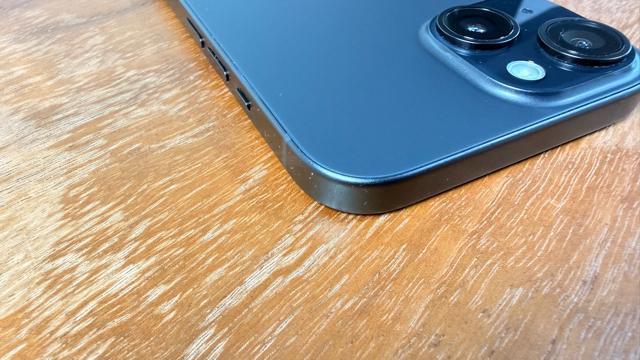 iPhone15 256GB ブラック 無印 SIMフリー 外箱あり ケース付き フィルム付き 美品 < 家電/AV iPhone15 256GB ブラック 無印 SIMフリー 外箱あり ケース付き フィルム付き 美品 < 家電/AVの