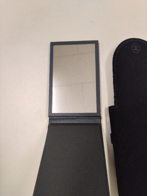 CHANEL シャネル 手鏡あぶらとり紙セット ロゴ入り入れ物つき その他 < 香水/コスメ/ネイル CHANEL シャネル 手鏡あぶらとり紙セット ロゴ入り入れ物つき その他 < 香水/コスメ/ネイルの