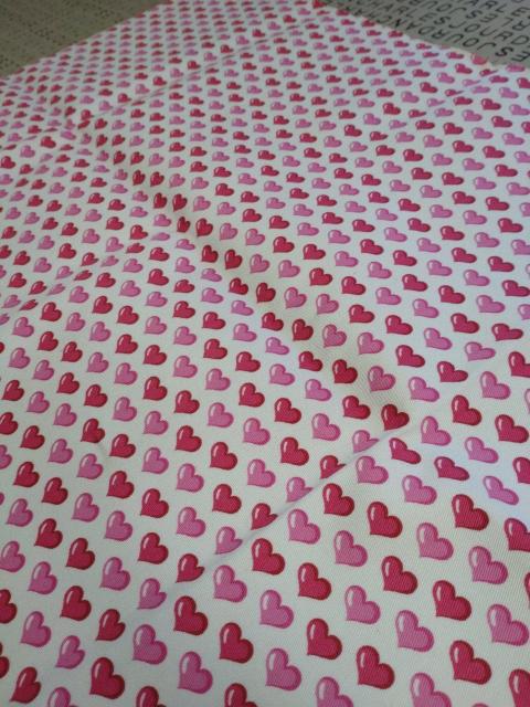 (S32212)約108cm幅×約0.5m・ハート柄・バッグ、インテリア用布地 < ペット/手芸/園芸 (S32212)約108cm幅×約0.5m・ハート柄・バッグ、インテリア用布地 < ペット/手芸/園芸の