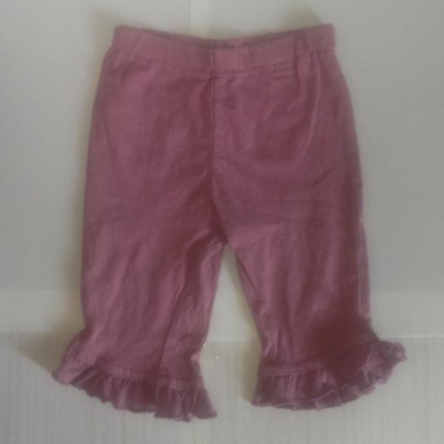 裾フリルが可愛いムラサキ?ピンク?のハーフパンツ サイズ90 送料無料 < キッズ/ベビー  裾フリルが可愛いムラサキ?ピンク?のハーフパンツ サイズ90 送料無料 < キッズ/ベビーの