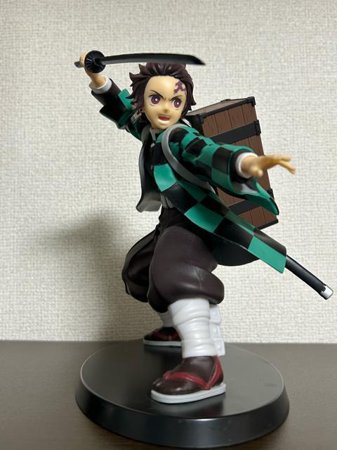 (美品!)鬼滅の刃 竈門炭治郎 フィギュア 戦闘ポーズ < ホビー (美品!)鬼滅の刃 竈門炭治郎 フィギュア 戦闘ポーズ < ホビーの