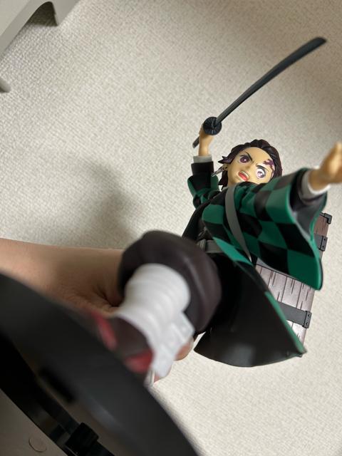 (美品!)鬼滅の刃 竈門炭治郎 フィギュア 戦闘ポーズ < ホビー (美品!)鬼滅の刃 竈門炭治郎 フィギュア 戦闘ポーズ < ホビーの