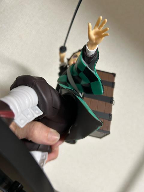 (美品!)鬼滅の刃 竈門炭治郎 フィギュア 戦闘ポーズ < ホビー (美品!)鬼滅の刃 竈門炭治郎 フィギュア 戦闘ポーズ < ホビーの