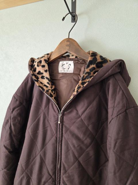 E'S�R�[�g���`���R�J���[�̒��ȃ_�E�����R�[�g �� �����t�@�b�V������ 