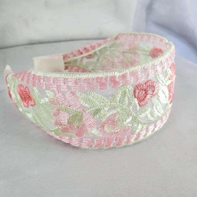 A★エスニックスタイル!花デザイン刺繍ワイドカチューシャ★ < 女性アクセサリー/時計 A★エスニックスタイル!花デザイン刺繍ワイドカチューシャ★ < 女性アクセサリー/時計の