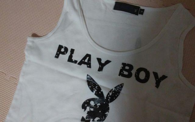 PLAY BOY Mサイズ 美品 ノースリーブ 白 < 女性ファッション  PLAY BOY Mサイズ 美品 ノースリーブ 白 < 女性ファッションの