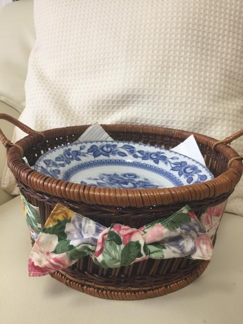 831.新品☆かご付き陶器皿5枚組 < インテリア/ライフ  831.新品☆かご付き陶器皿5枚組  < インテリア/ライフの