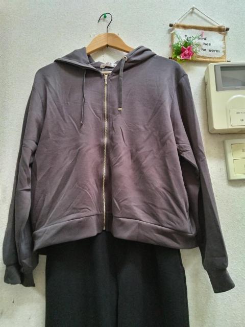 3Lモカ光沢ショートパーカー < 女性ファッション 3Lモカ光沢ショートパーカー < 女性ファッションの