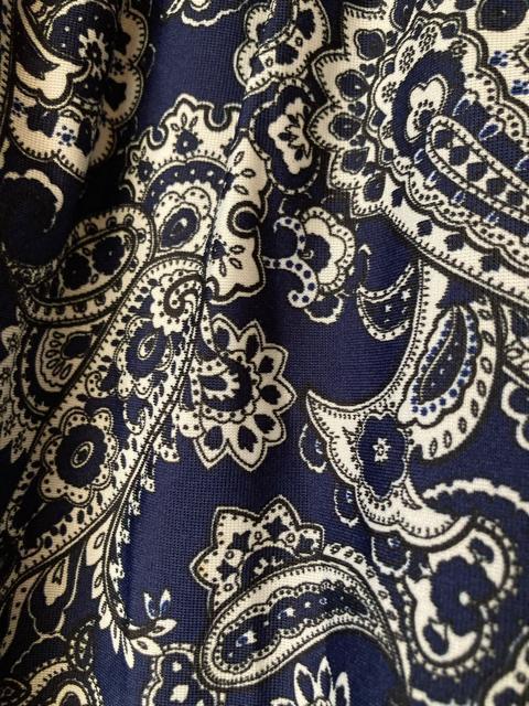 2034.ひざ丈スカート☆紺地に白のペイズリー柄☆サイズL程度 < 女性ファッション  2034.ひざ丈スカート☆紺地に白のペイズリー柄☆サイズL程度 < 女性ファッションの