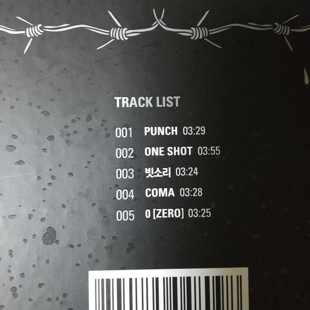 B.A.P【廃盤】CD『One Shot』2nd Mini Album★中古品 < タレントグッズ B.A.P【廃盤】CD『One Shot』2nd Mini Album★中古品 < タレントグッズの