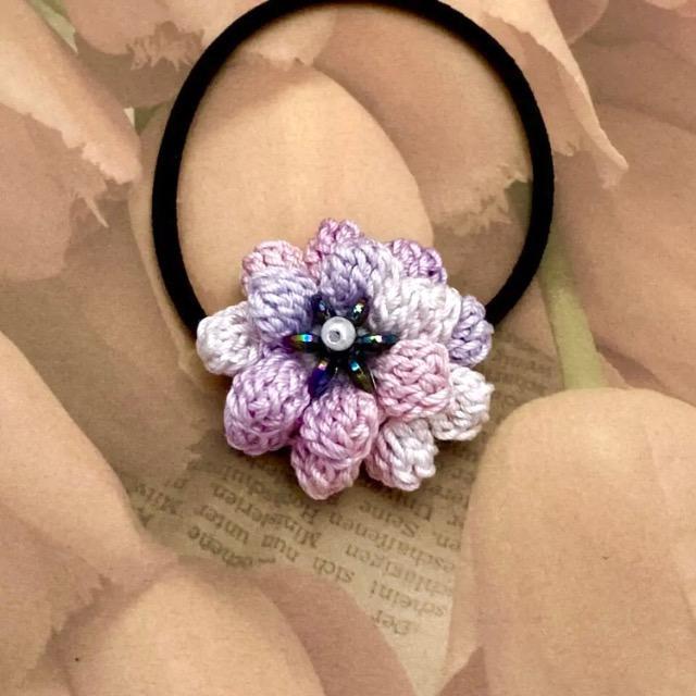ハンドメイド♪レース編み ぽこぽこ花びらのお花モチーフヘアゴム < 女性ファッション  ハンドメイド♪レース編み ぽこぽこ花びらのお花モチーフヘアゴム  < 女性ファッションの