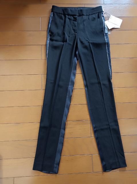 Theory★新品タグ付き★定価3万超え★美脚足長パンツ★綺麗素敵カッコイイ★お得にどーぞ★送料サービス★ < 女性ファッション  Theory★新品タグ付き★定価3万超え★美脚足長パンツ★綺麗素敵カッコイイ★お得にどーぞ★送料サービス★ < 女性ファッションの