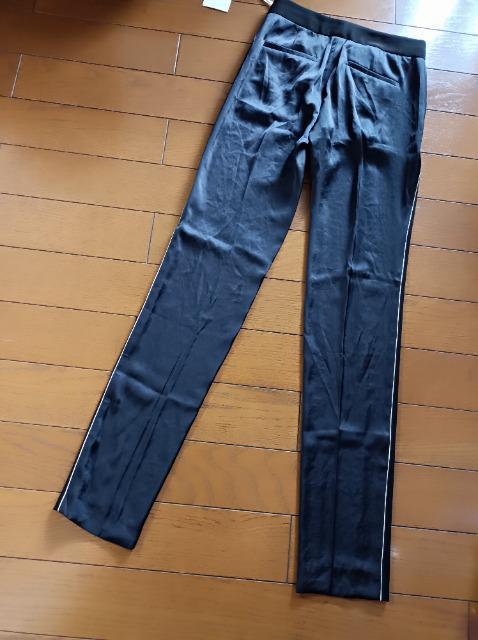 Theory★新品タグ付き★定価3万超え★美脚足長パンツ★綺麗素敵カッコイイ★お得にどーぞ★送料サービス★ < 女性ファッション  Theory★新品タグ付き★定価3万超え★美脚足長パンツ★綺麗素敵カッコイイ★お得にどーぞ★送料サービス★ < 女性ファッションの