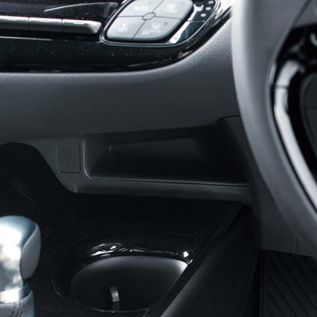 車種専用品 トヨタ C-HR シーエイチアール 専用 増設ソケット 電源ボックス SY-C5 < 自動車/バイク 車種専用品 トヨタ C-HR シーエイチアール 専用 増設ソケット 電源ボックス SY-C5 < 自動車/バイク