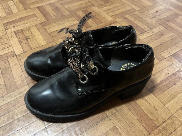 エナメルローファー < 女性ファッション  エナメルローファー  < 女性ファッションの