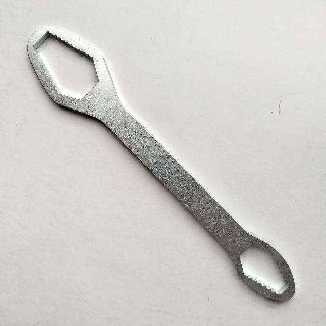 自在レンチ 8ミリ〜22ミリ フリーレンチ L220 全長22センチ 銀色 < 自動車/バイク 自在レンチ 8ミリ〜22ミリ フリーレンチ L220 全長22センチ 銀色 < 自動車/バイク