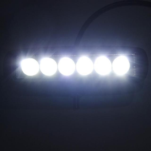 ☆超高輝度!驚異的照射!☆ 最新 CREE製 18W LED 6連 広角 狭角 ワークライト バー 作業灯 投光器 12V/24V < 自動車/バイク ☆超高輝度!驚異的照射!☆ 最新 CREE製 18W LED 6連 広角 狭角 ワークライト バー 作業灯 投光器 12V/24V < 自動車/バイク