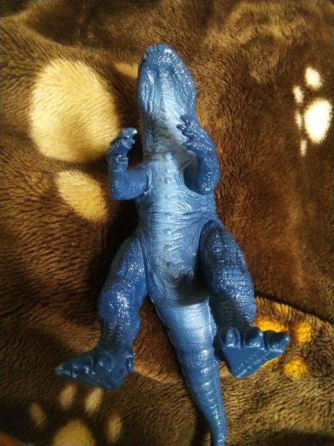 ���x�r�[�S�W�����o���_�C    �� �z�r�[�� 