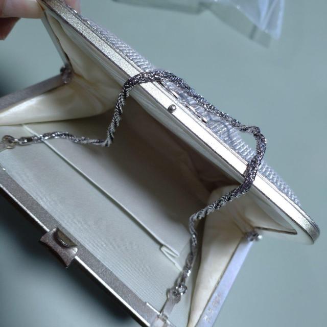 シルバー色パーティーバック < 女性ファッション シルバー色パーティーバック < 女性ファッションの