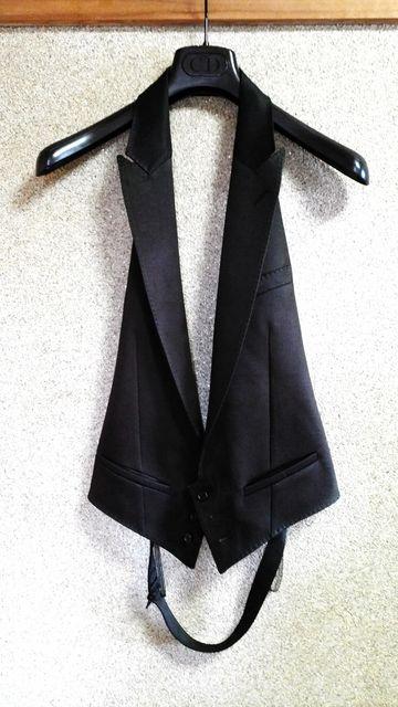 正規 新古 Dior Homme ディオールオム ピークドラペルジレ 黒 ベスト 44 ベルト調節可 < ブランド  正規 新古 Dior Homme ディオールオム ピークドラペルジレ 黒 ベスト 44 ベルト調節可  < ブランドの