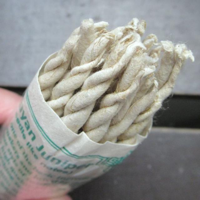 ジュニパーインセンス ロープインセンス お香 < インテリア/ライフ ジュニパーインセンス ロープインセンス お香 < インテリア/ライフの