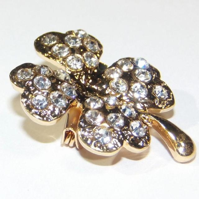 四葉のクローバー クローバー バッジ ブローチ ラペルピン ピンバッジ ラインストーン 金色 < 女性アクセサリー/時計  四葉のクローバー クローバー バッジ ブローチ ラペルピン ピンバッジ ラインストーン 金色 < 女性アクセサリー/時計の