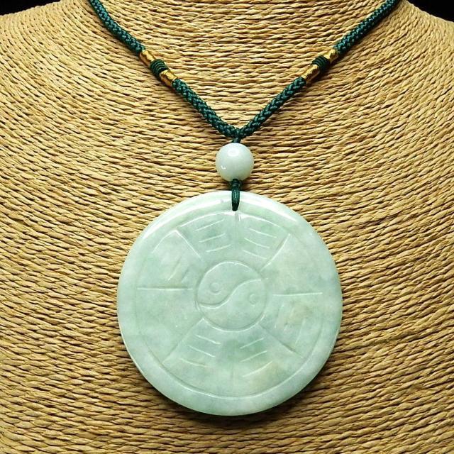 天然石ひすい八卦手彫り古玉スタイル大き目ペンダントトップ紐ネックレス < 男性アクセサリー/時計  天然石ひすい八卦手彫り古玉スタイル大き目ペンダントトップ紐ネックレス < 男性アクセサリー/時計の