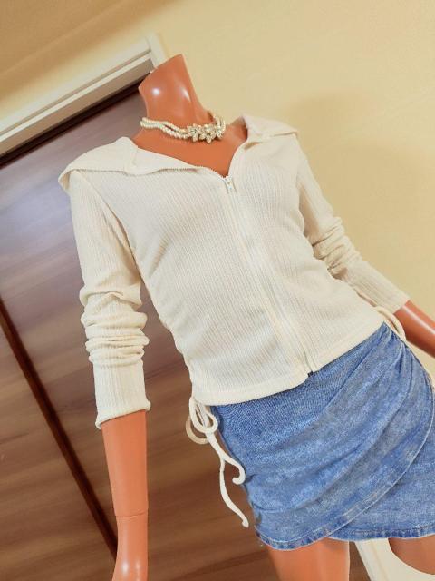 新品★XS〜S★ホワイトクリーム★サイドシャーリングZIPパーカー★ < 女性ファッション  新品★XS〜S★ホワイトクリーム★サイドシャーリングZIPパーカー★ < 女性ファッションの