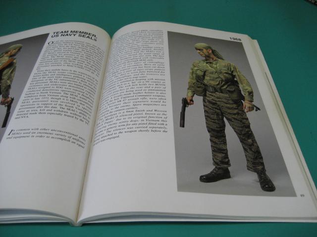 VIETNAM:US UNIFORMS kevin Lyles Printed in Singapore < 本/雑誌 VIETNAM:US UNIFORMS kevin Lyles Printed in Singapore < 本/雑誌の