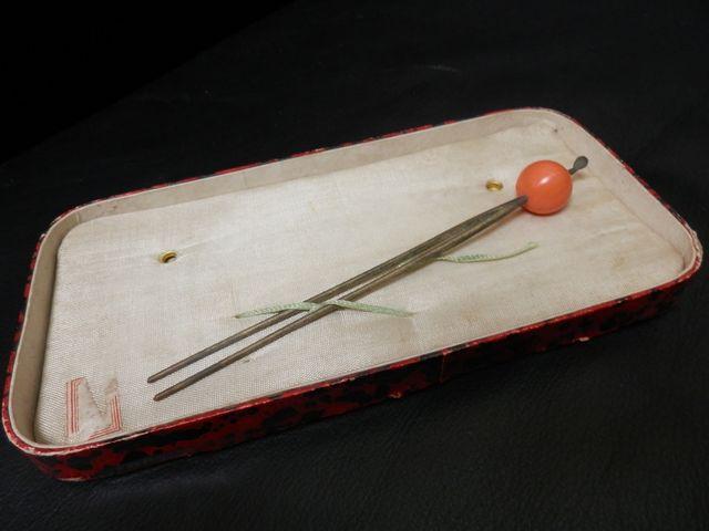 ■■ぬくもりある…アンティークな飾り物■■珊瑚の簪 < 女性アクセサリー/時計  ■■ぬくもりある…アンティークな飾り物■■珊瑚の簪  < 女性アクセサリー/時計の