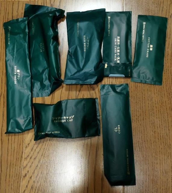 リーガロイヤルホテル アメニティ セット クレンジング 化粧水 乳液 ブラシ クシ 歯ブラシ 綿棒 シャワーキャップ < 香水/コスメ/ネイル  リーガロイヤルホテル アメニティ セット クレンジング 化粧水 乳液 ブラシ クシ 歯ブラシ 綿棒 シャワーキャップ  < 香水/コスメ/ネイルの