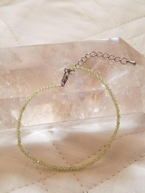 Hand Made ペリドットブレスレット 綺麗な若草色 < 女性アクセサリー/時計  Hand Made ペリドットブレスレット 綺麗な若草色 < 女性アクセサリー/時計の