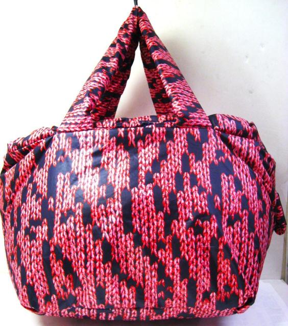 極美品シー バイ クロエSEEBYCHLOE最軽量約300gセミショルダーハンド < ブランド  極美品シー バイ クロエSEEBYCHLOE最軽量約300gセミショルダーハンド  < ブランドの