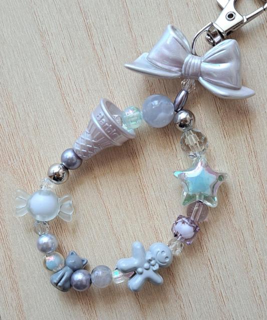 ME:I KEIKO 清水恵子 キーホルダー シルバー系 < タレントグッズ ME:I KEIKO 清水恵子 キーホルダー シルバー系 < タレントグッズの